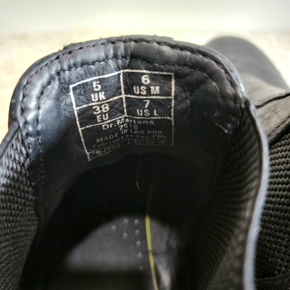 Dr. Martens Snowplow Matte Black Leather Chelsea Boots Size W-7/M6 - Picture 5 of 6